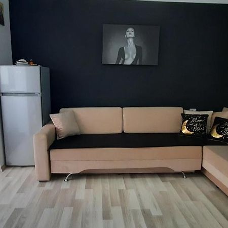 Apartament Clara Permet Apartment Екстериор снимка