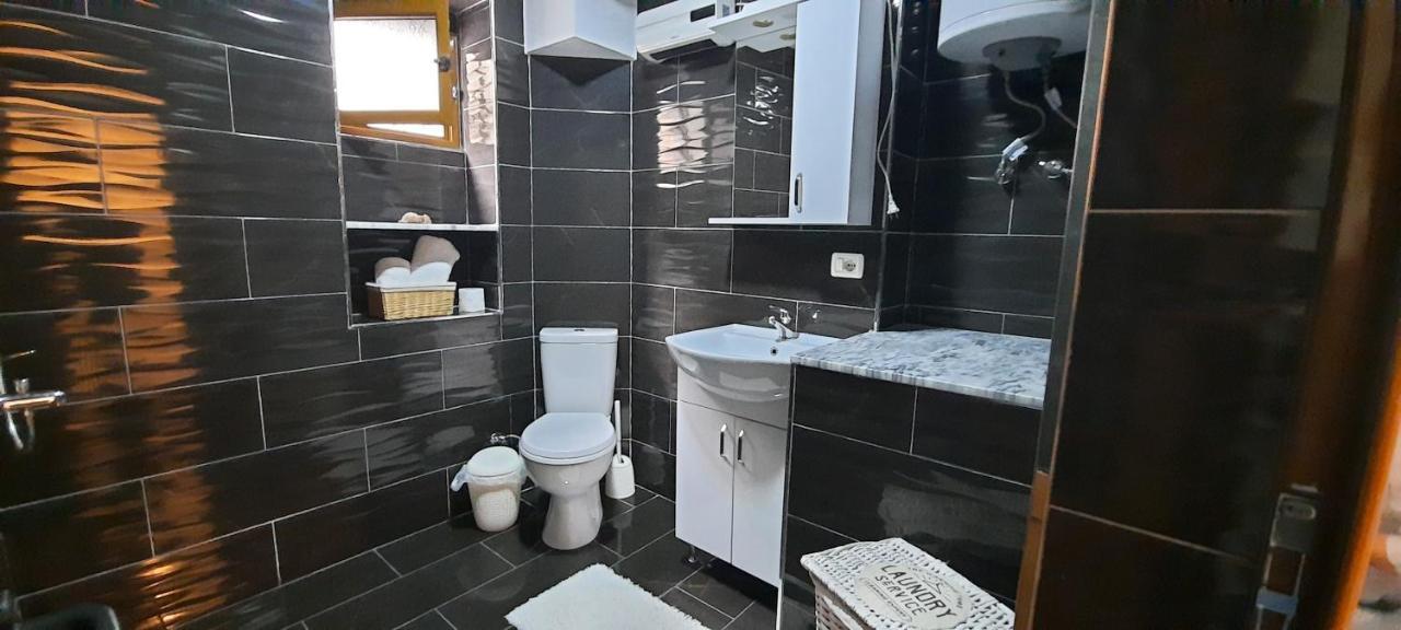 Apartament Clara Permet Apartment Екстериор снимка