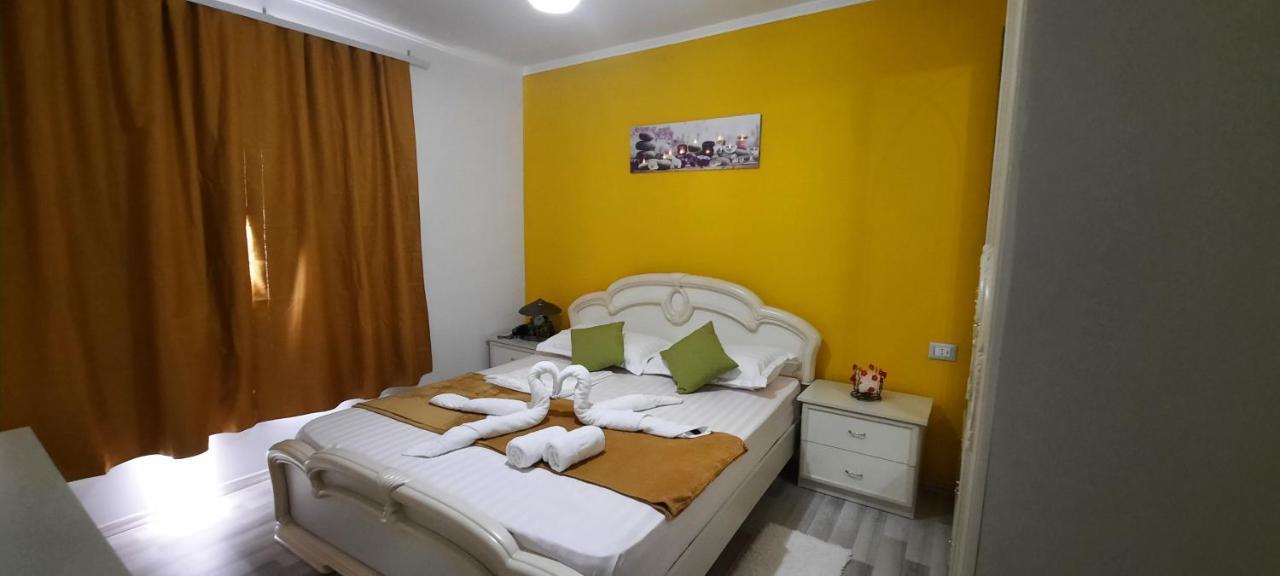 Apartament Clara Permet Apartment Екстериор снимка