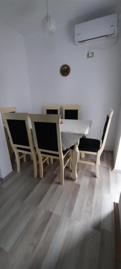 Apartament Clara Permet Apartment Екстериор снимка