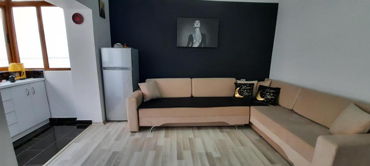 Apartament Clara Permet Apartment Екстериор снимка